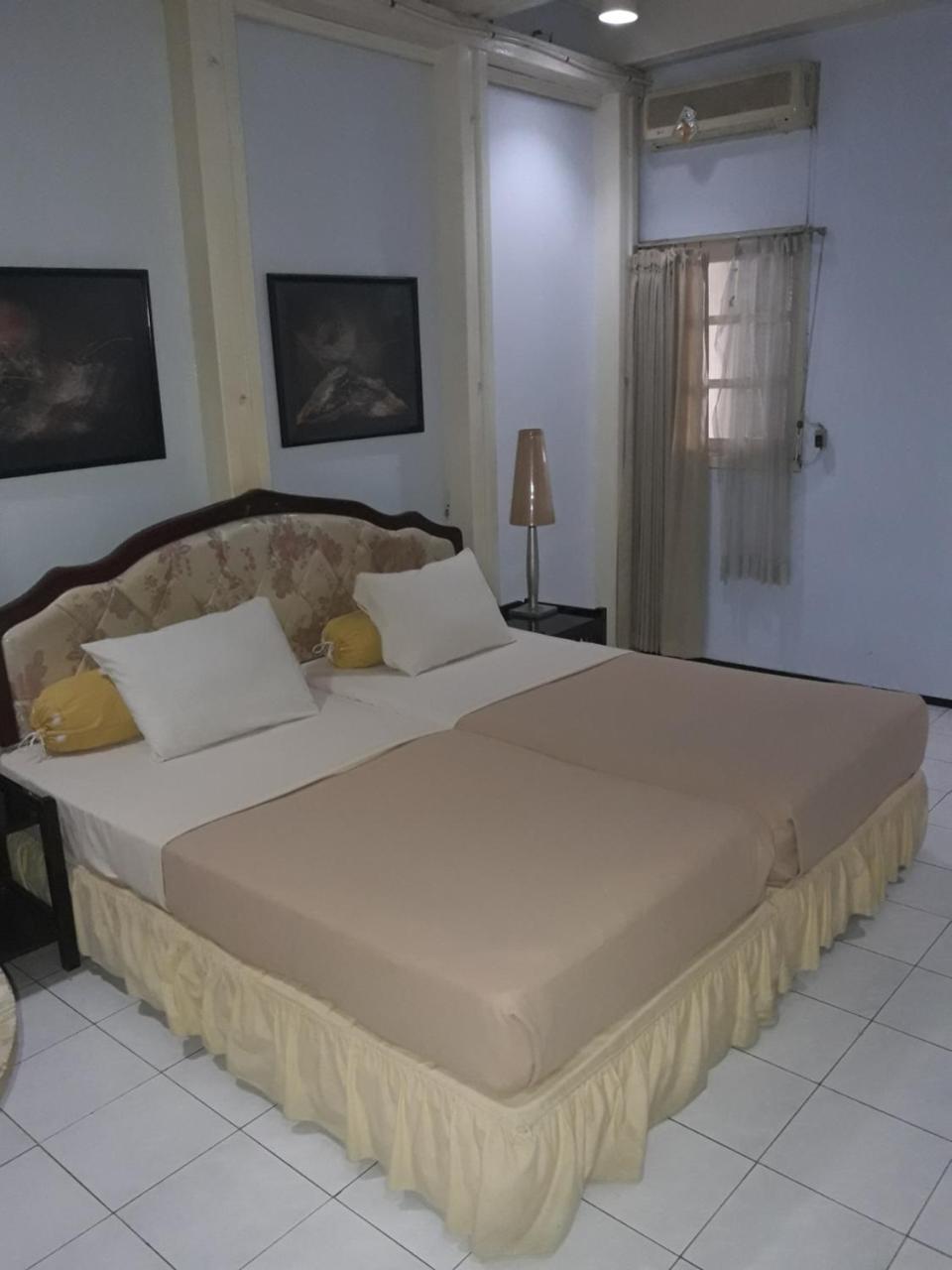 Hotel Menara มะลัง ภายนอก รูปภาพ
