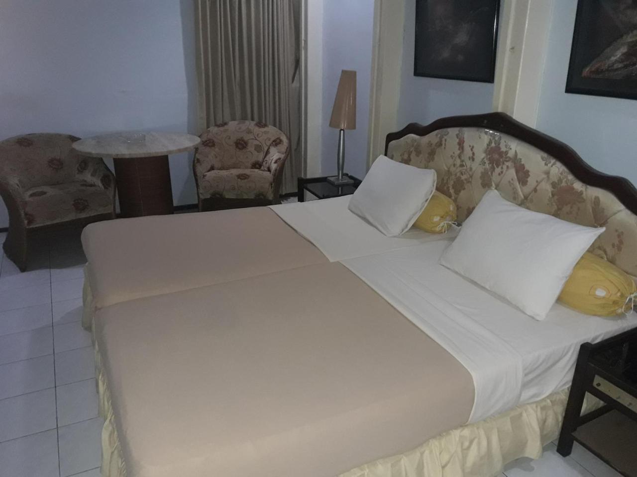 Hotel Menara มะลัง ภายนอก รูปภาพ
